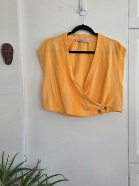 ☀️ BEACH Yellow Textured Wrap Crop Top – Size L